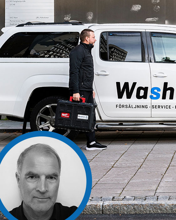 washtek-servicetekniker WashTek leverear produkter till hotell